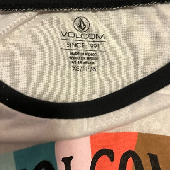Woman's XS Volcom cropped T-shirt. #volcom #croptop - Picture 3 of 5